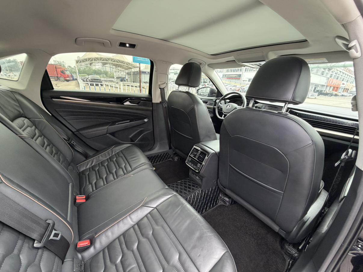 Volkswagen Passat 2021 330TSI Elite