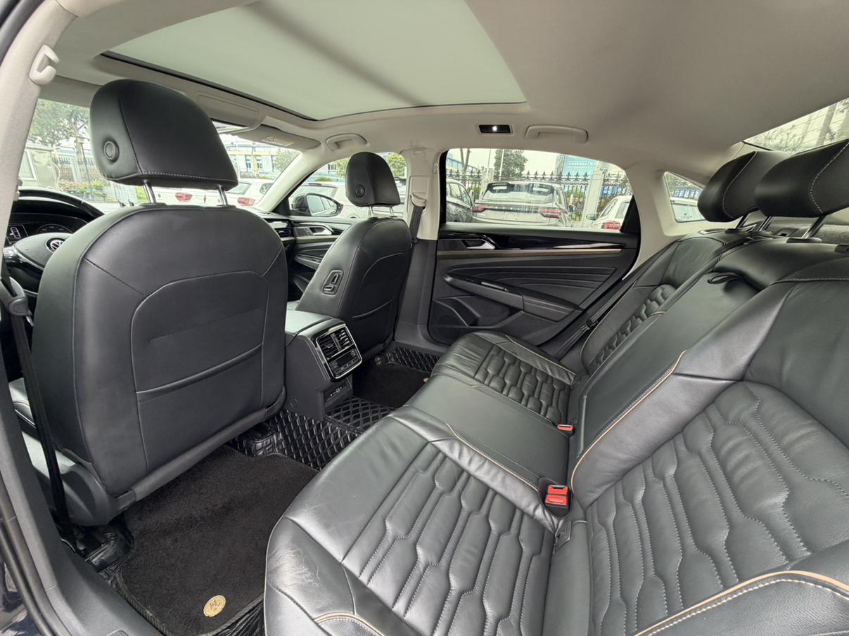 Volkswagen Passat 2021 330TSI Elite