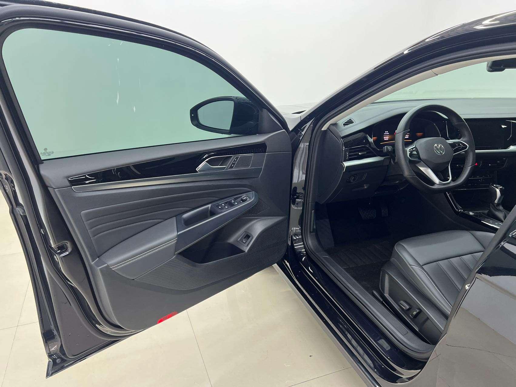 Volkswagen Passat 2023 Facelift 280TSI Business