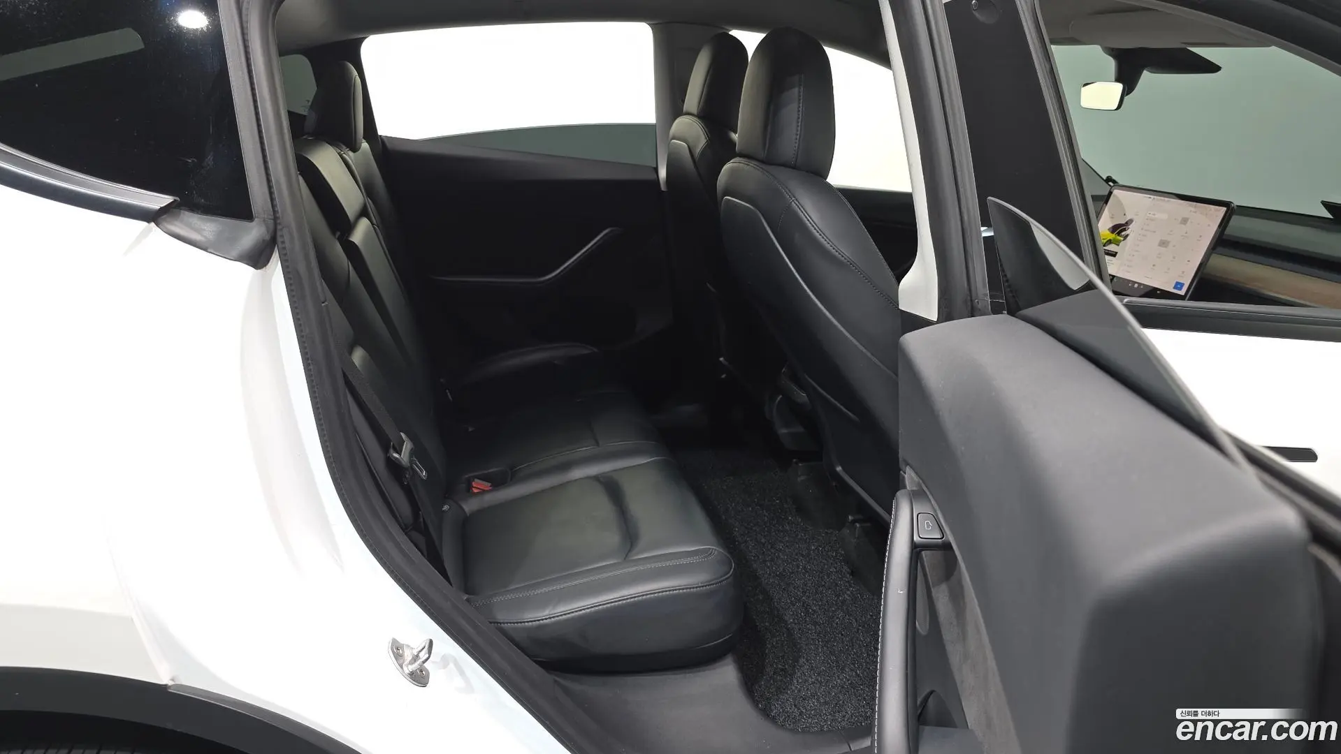 Tesla Model Y Standard Range RWD