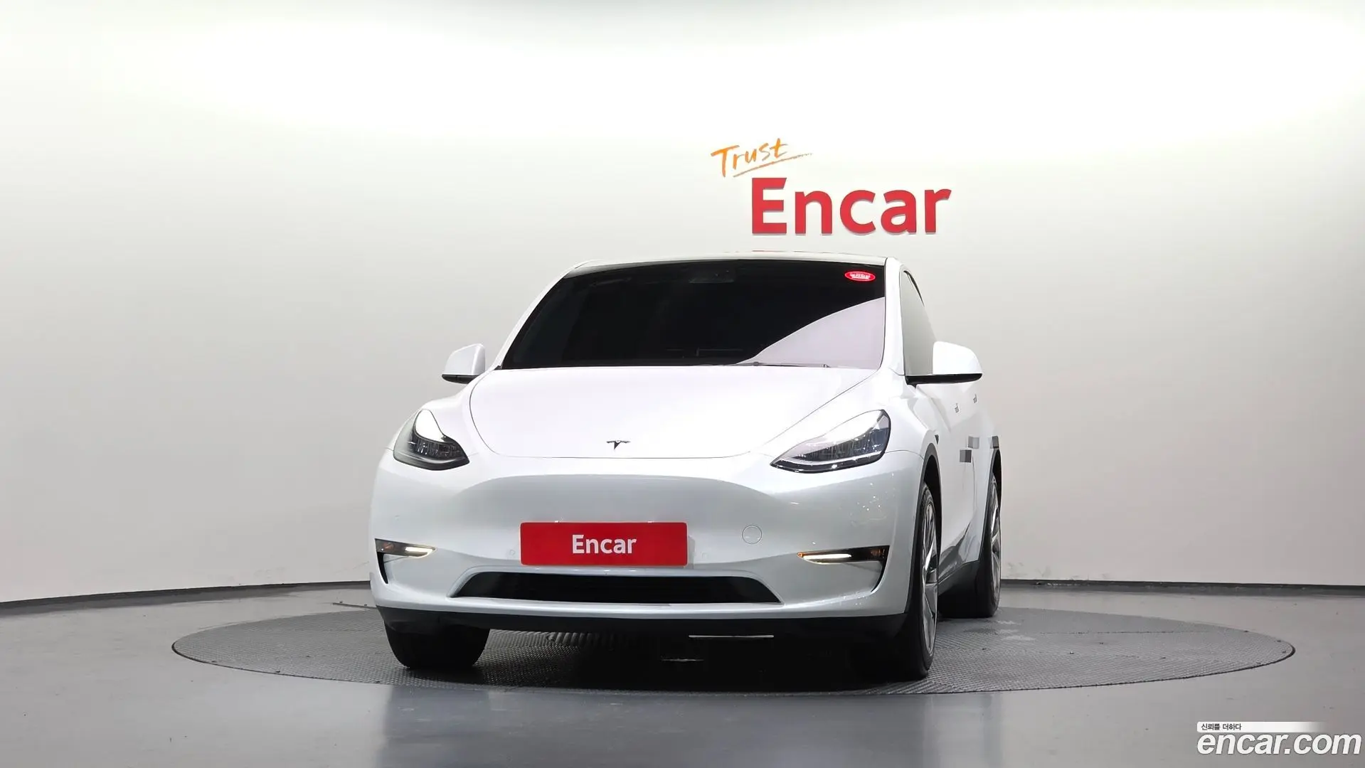 Tesla Model Y Standard Range RWD