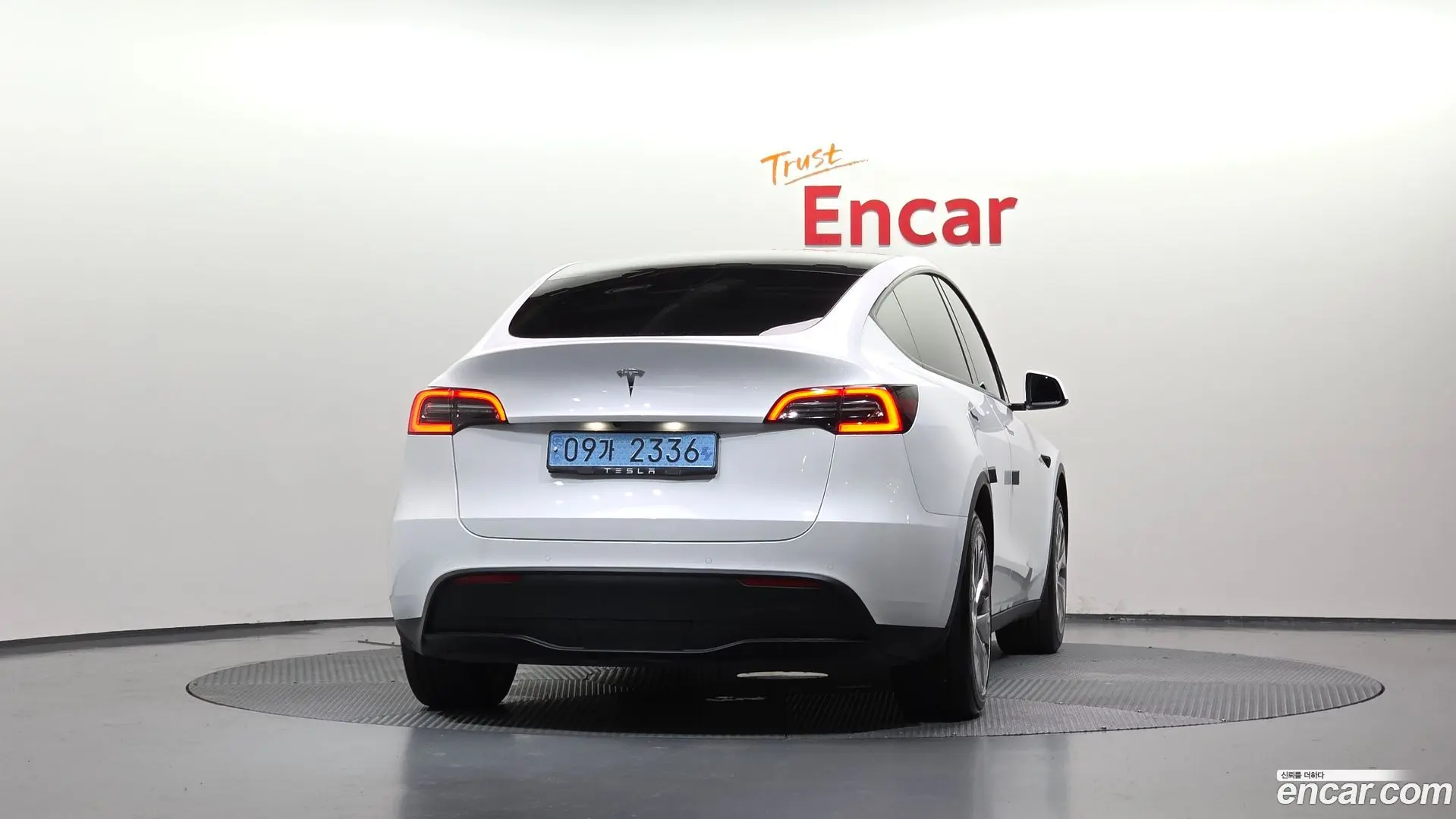 Tesla Model Y Standard Range RWD