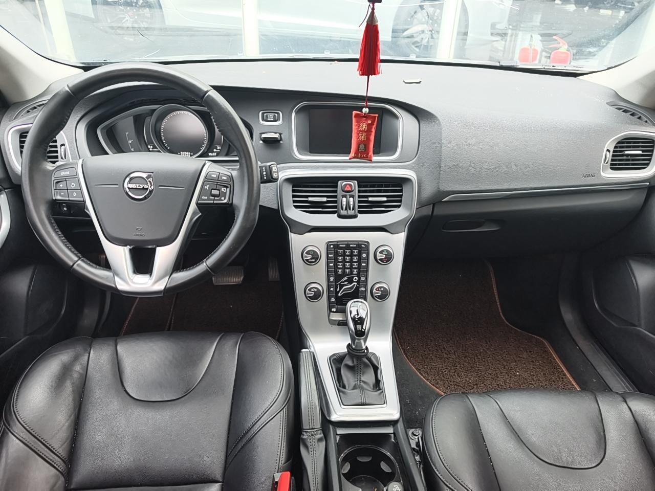 Volvo V40 2017 T3 Zhiya Edition