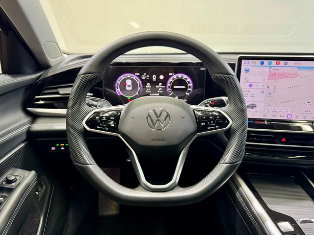 Volkswagen Passat 2025 Pro 380TSI Dragon Shine