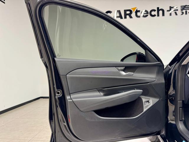 Volkswagen Passat 2025 Pro 380TSI Dragon Shine