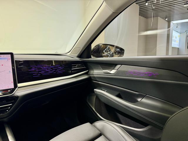 Volkswagen Passat 2025 Pro 380TSI Dragon Shine