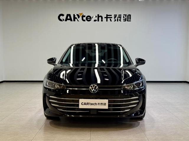 Volkswagen Passat 2025 Pro 380TSI Dragon Shine