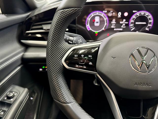 Volkswagen Passat 2025 Pro 380TSI Dragon Shine