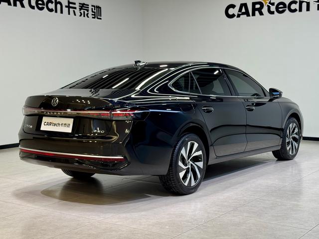 Volkswagen Passat 2025 Pro 380TSI Dragon Shine