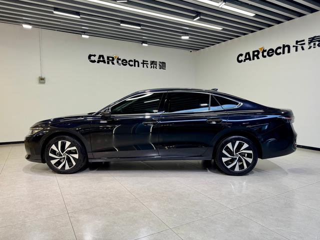 Volkswagen Passat 2025 Pro 380TSI Dragon Shine