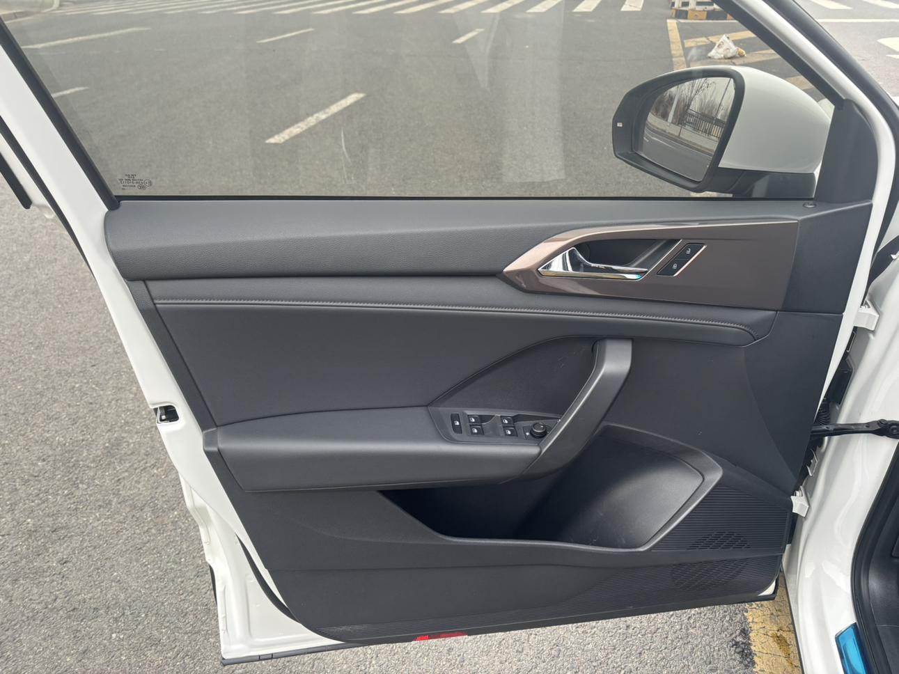 Volkswagen Tharu 2022 280TSI 2WD Luxury