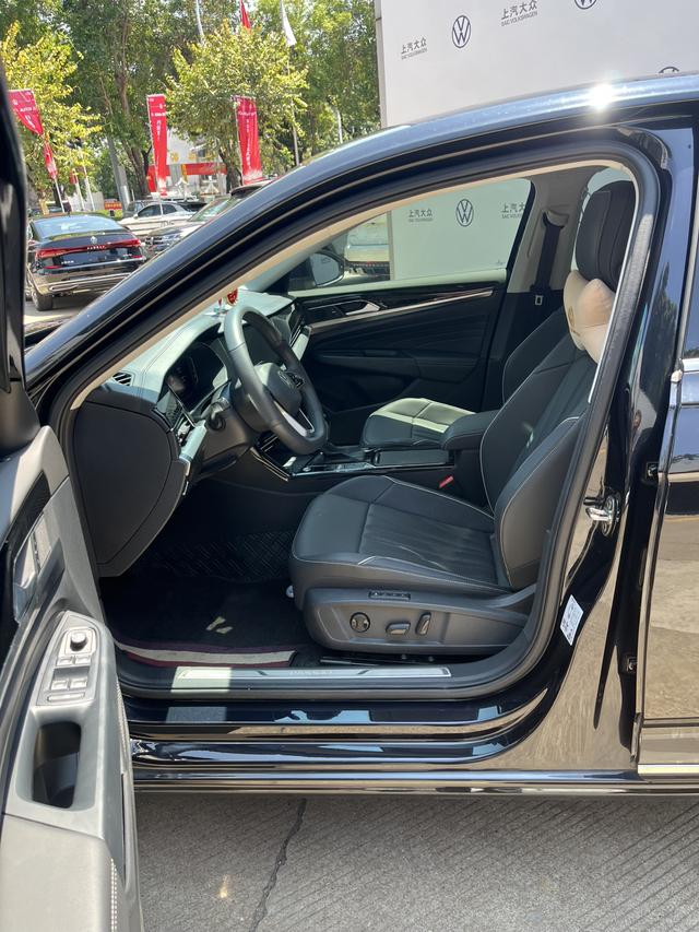 Volkswagen Passat 2024 380TSI Star Sky Luxury