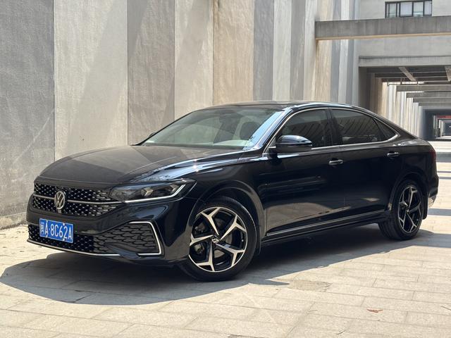 Volkswagen Passat 2024 330TSI Star Sky Elite