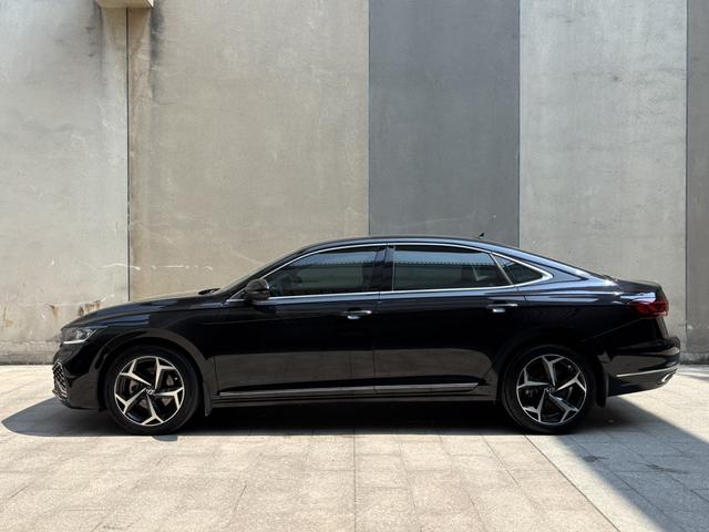 Volkswagen Passat 2024 330TSI Star Sky Elite