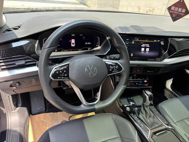 Volkswagen Passat 2024 330TSI Star Sky Elite