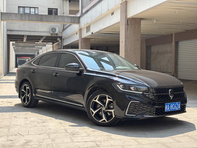 Volkswagen Passat 2024 330TSI Star Sky Elite