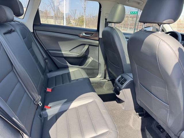 Volkswagen Tharu 2022 280TSI 2WD Luxury