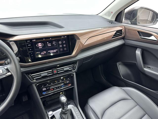 Volkswagen Tharu 2022 330TSI 4WD Flagship