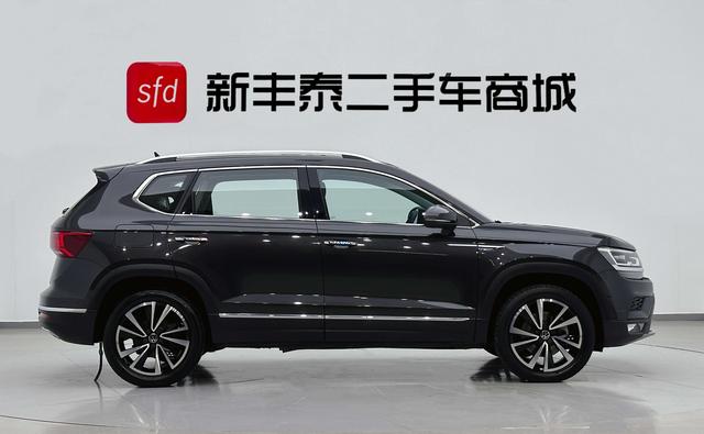Volkswagen Tharu 2022 330TSI 4WD Flagship