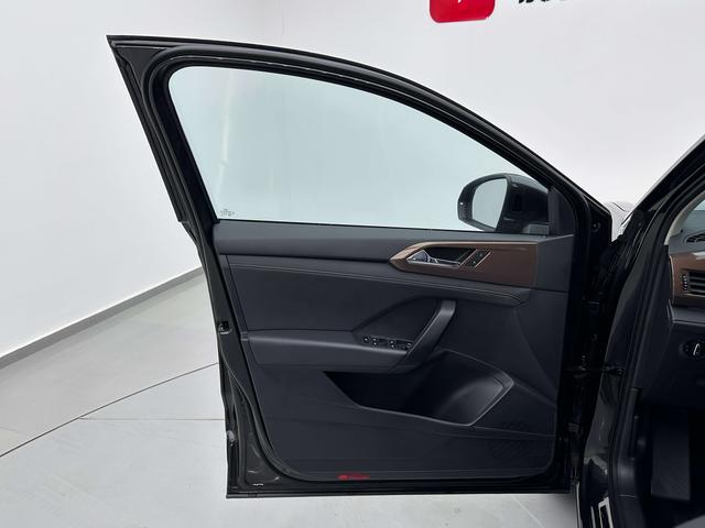 Volkswagen Tharu 2022 330TSI 4WD Flagship