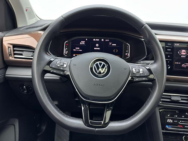 Volkswagen Tharu 2022 330TSI 4WD Flagship
