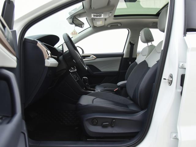 Volkswagen Tharu 2024 300TSI 2WD full moon