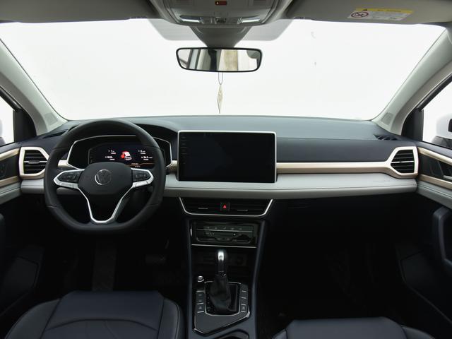 Volkswagen Tharu 2024 300TSI 2WD full moon