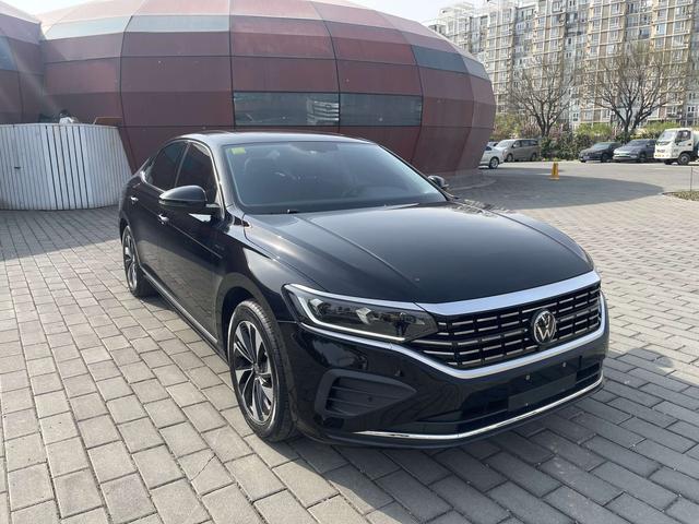 Volkswagen Passat 2023 Facelift 280TSI Business