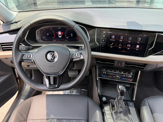 Volkswagen Passat 2020 Facelift 330TSI Luxury China VI