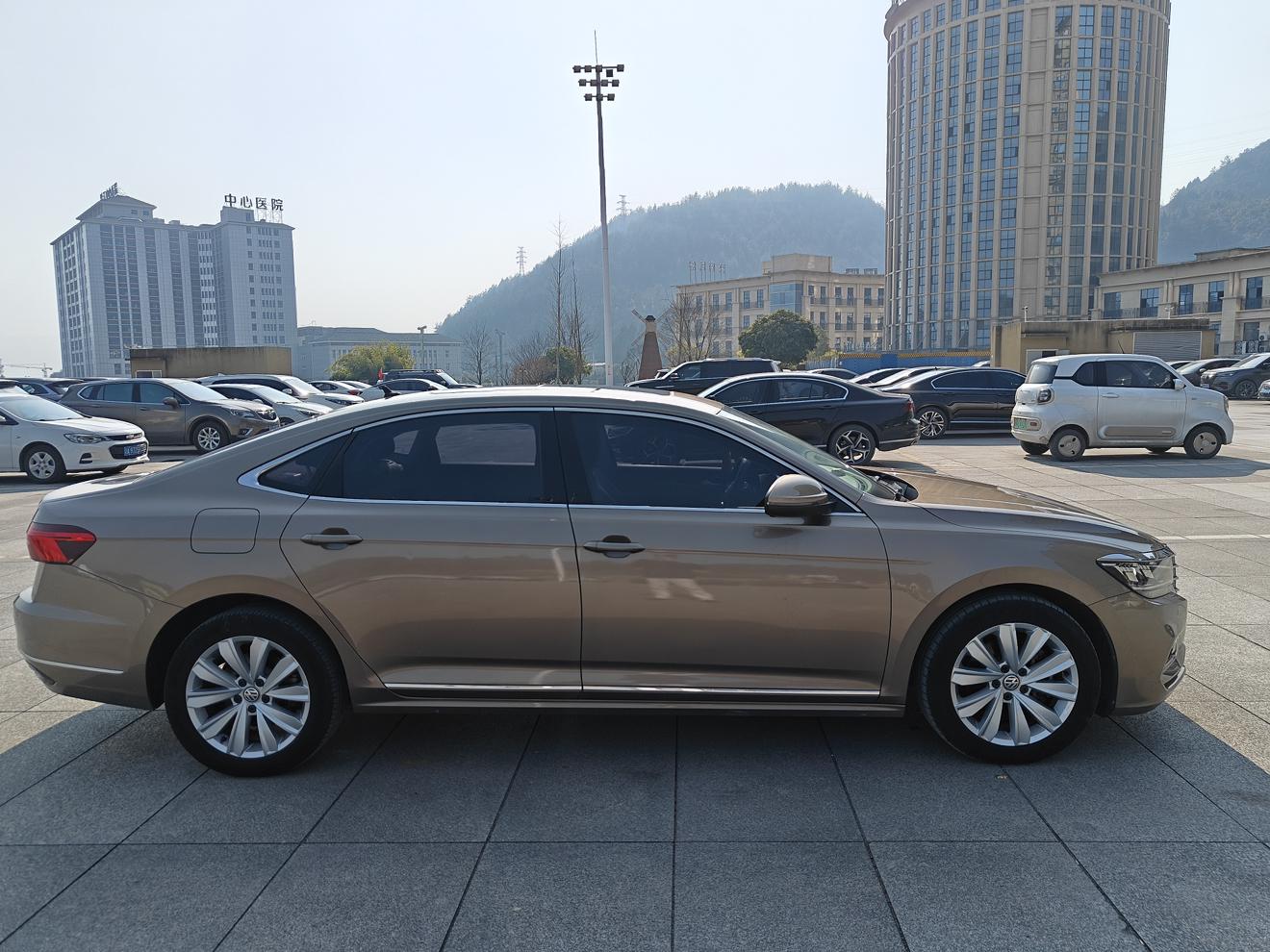 Volkswagen Passat 2019 330TSI Elite China VI