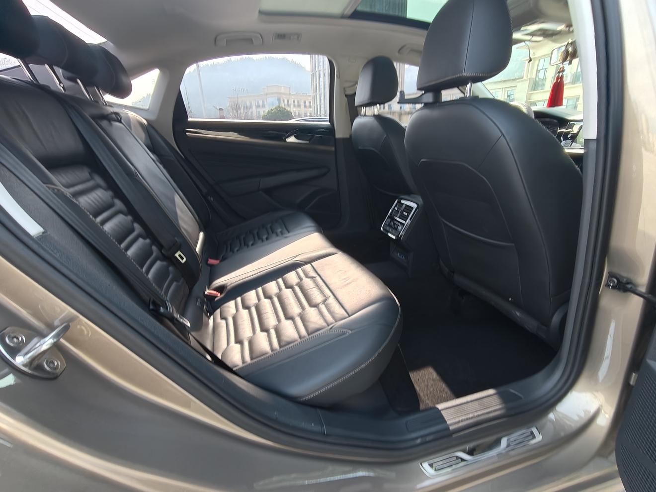 Volkswagen Passat 2019 330TSI Elite China VI