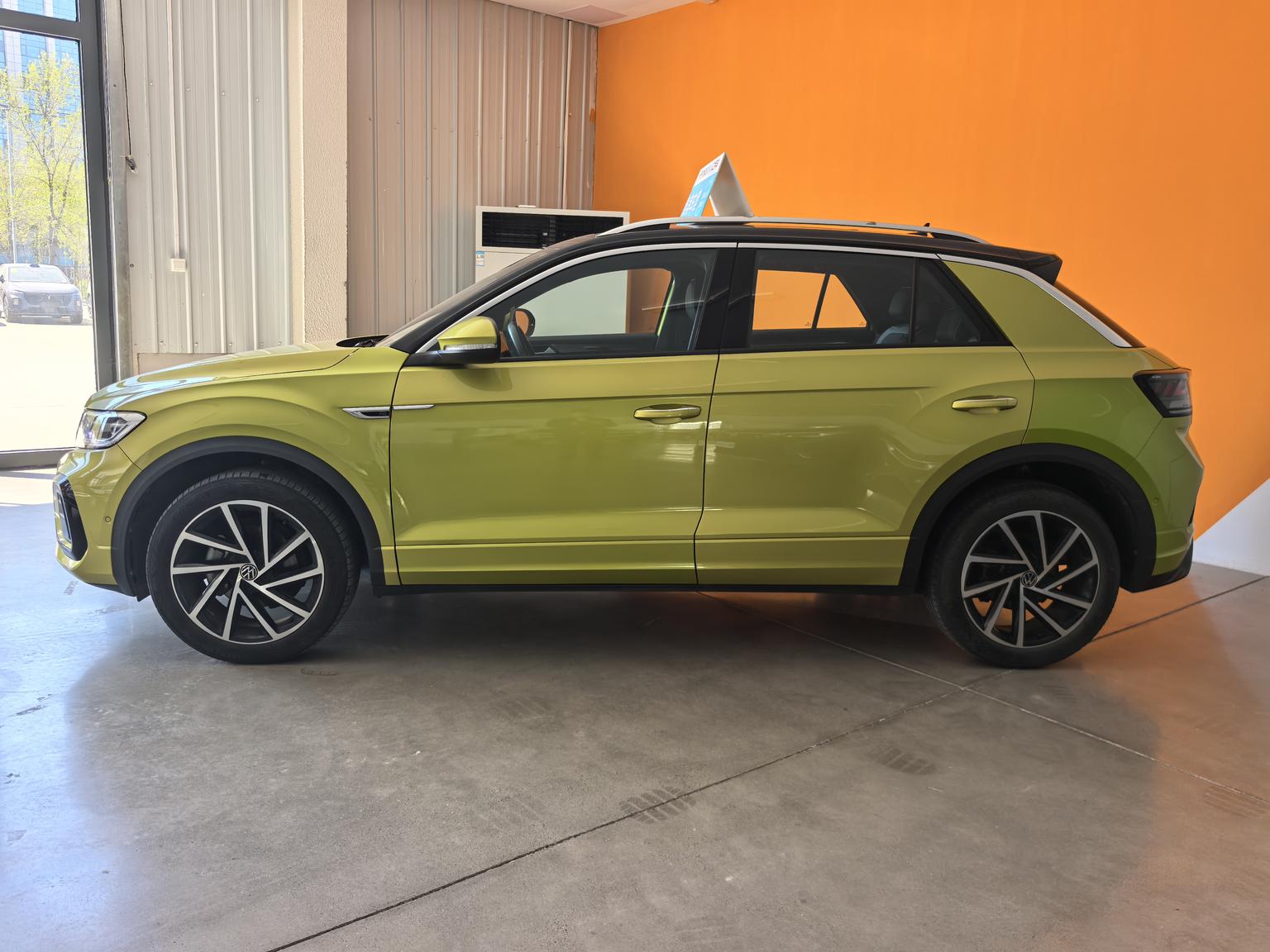 Volkswagen T-Roc 2023 300TSI DSG Star