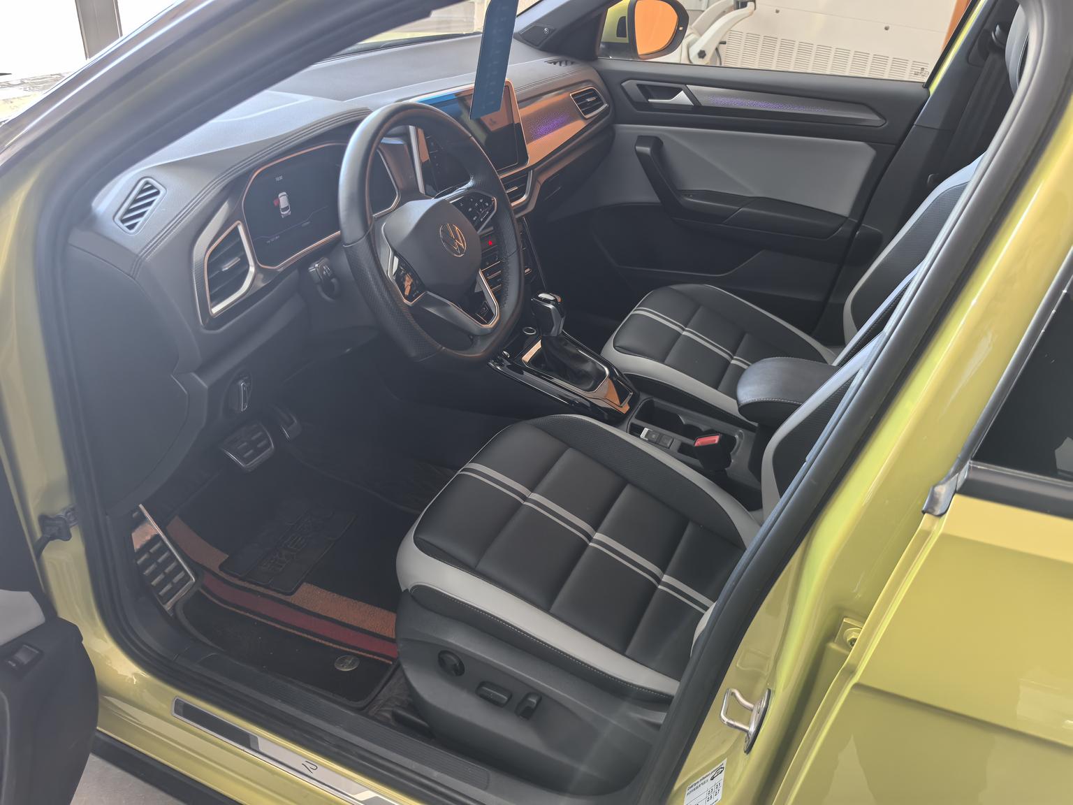 Volkswagen T-Roc 2023 300TSI DSG Star