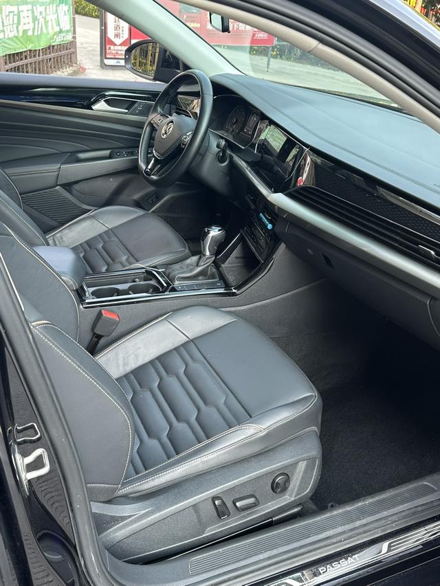 Volkswagen Passat 2021 330TSI Elite