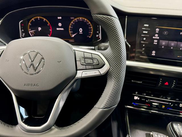 Volkswagen Passat 2024 Outstanding 380TSI Dragon Soaring