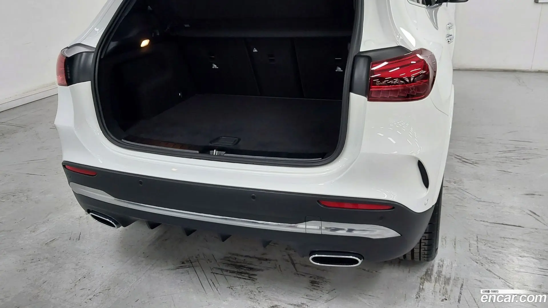 Mercedes-Benz GLA-Class GLA250 4MATIC 2023