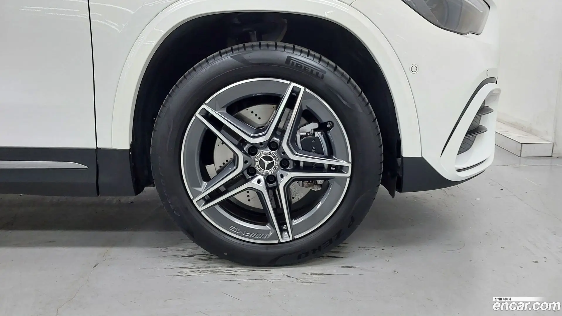 Mercedes-Benz GLA-Class GLA250 4MATIC 2023
