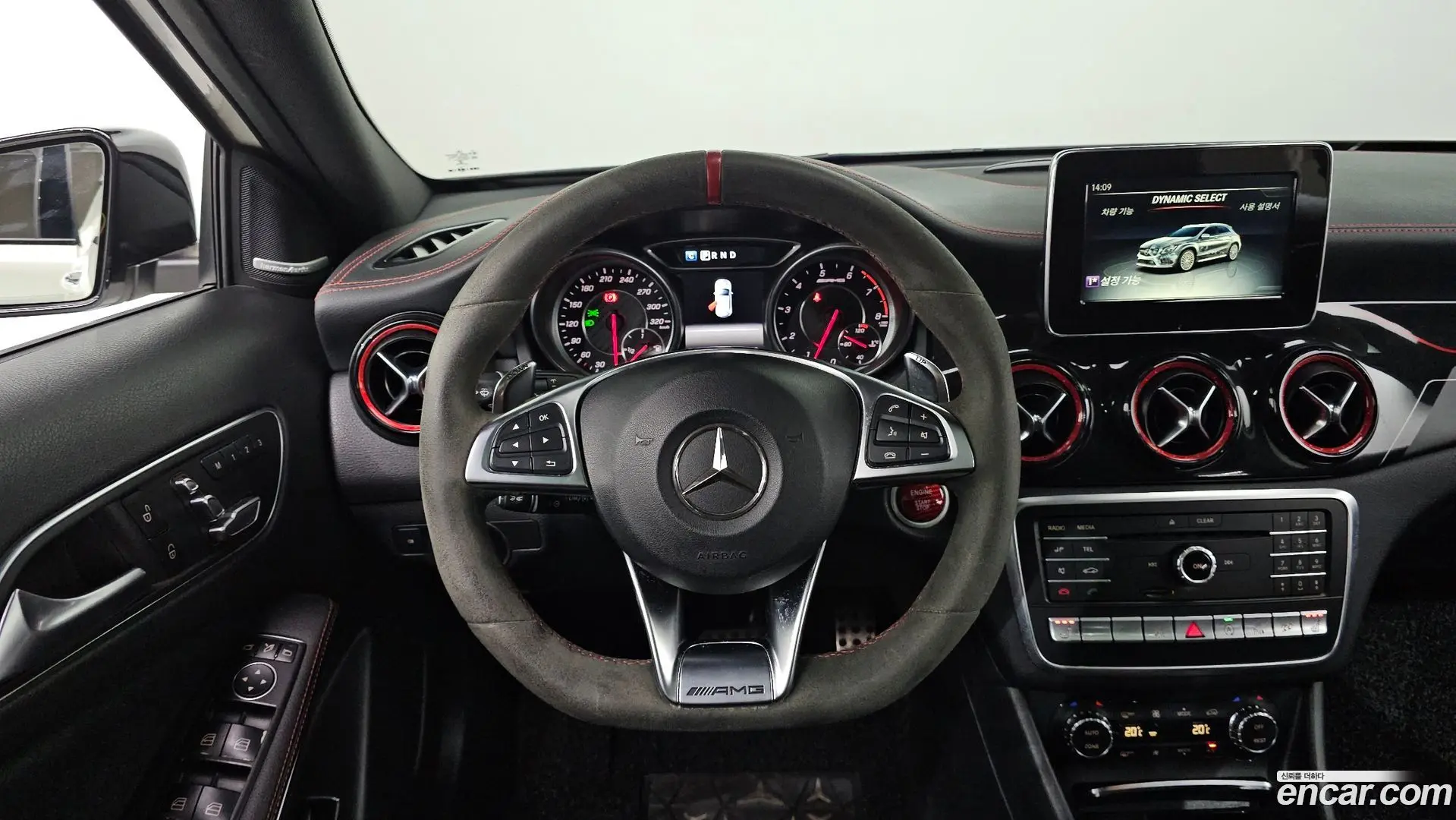 Mercedes-Benz GLA-Class GLA45 AMG 4MATIC 2017