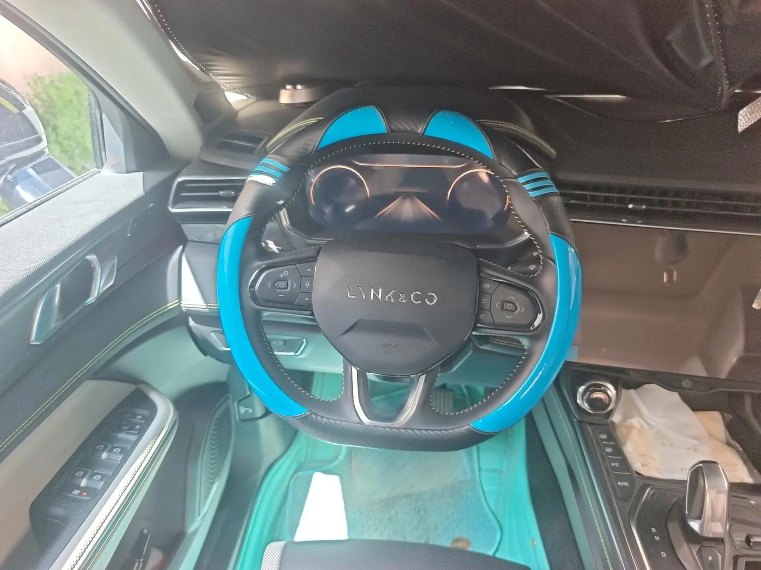 Lynk & Co 05 2022 2.0TD 2WD Shine Halo
