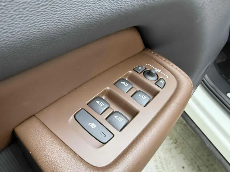 Volvo XC60 PHEV 2024 T8 four-wheel drive long range Zhiyuan luxury version