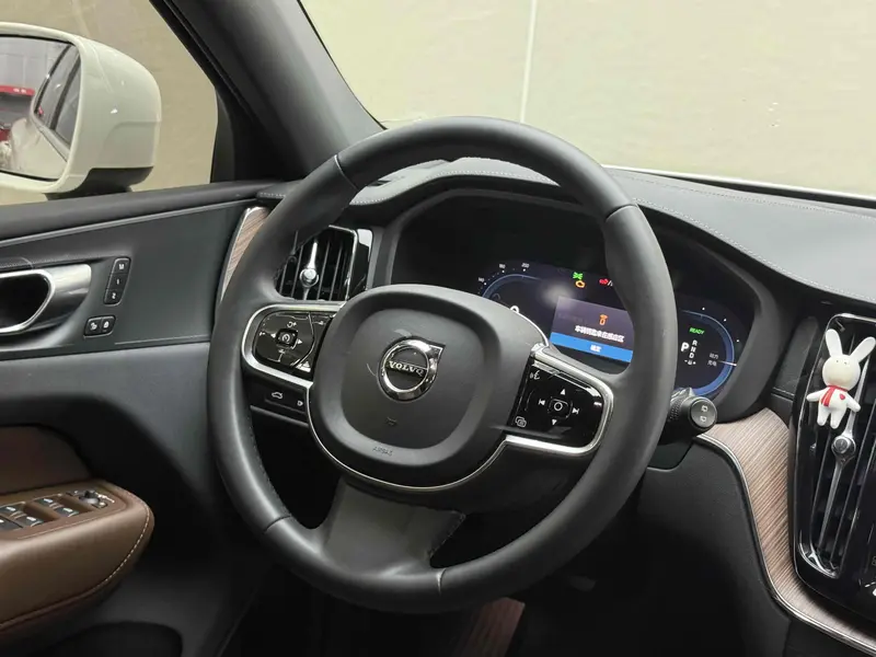 Volvo XC60 PHEV 2024 T8 four-wheel drive long range Zhiyuan luxury version