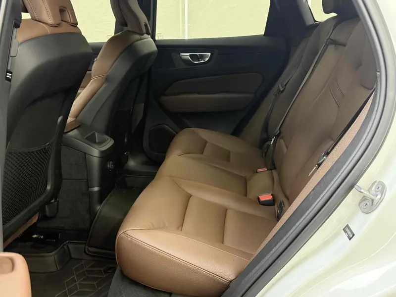 Volvo XC60 PHEV 2024 T8 four-wheel drive long range Zhiyuan luxury version