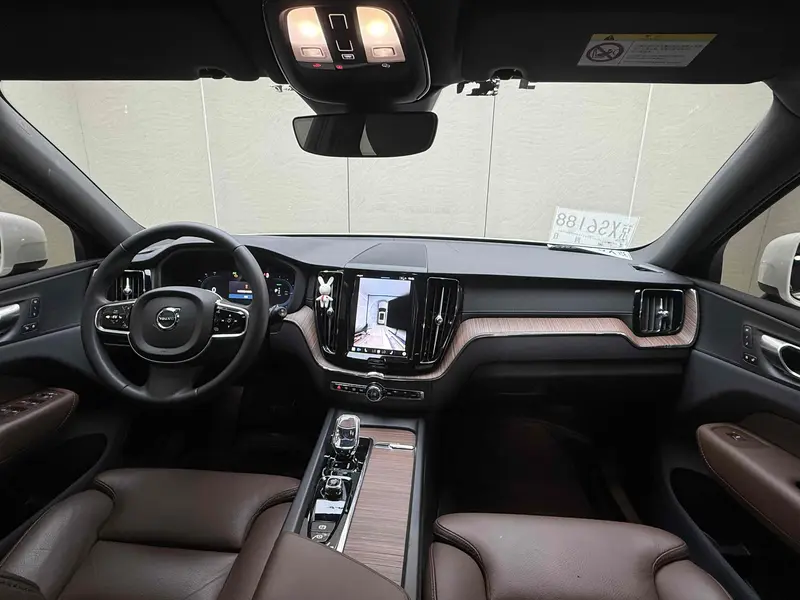 Volvo XC60 PHEV 2024 T8 four-wheel drive long range Zhiyuan luxury version