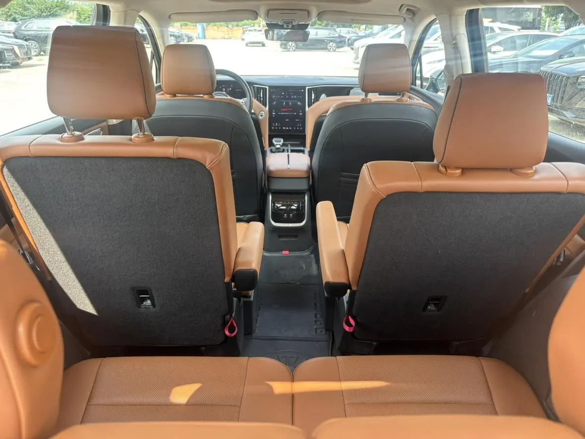 Hongqi HS7 PHEV 2025 2.0T 200 Units Commemorative 6 seat