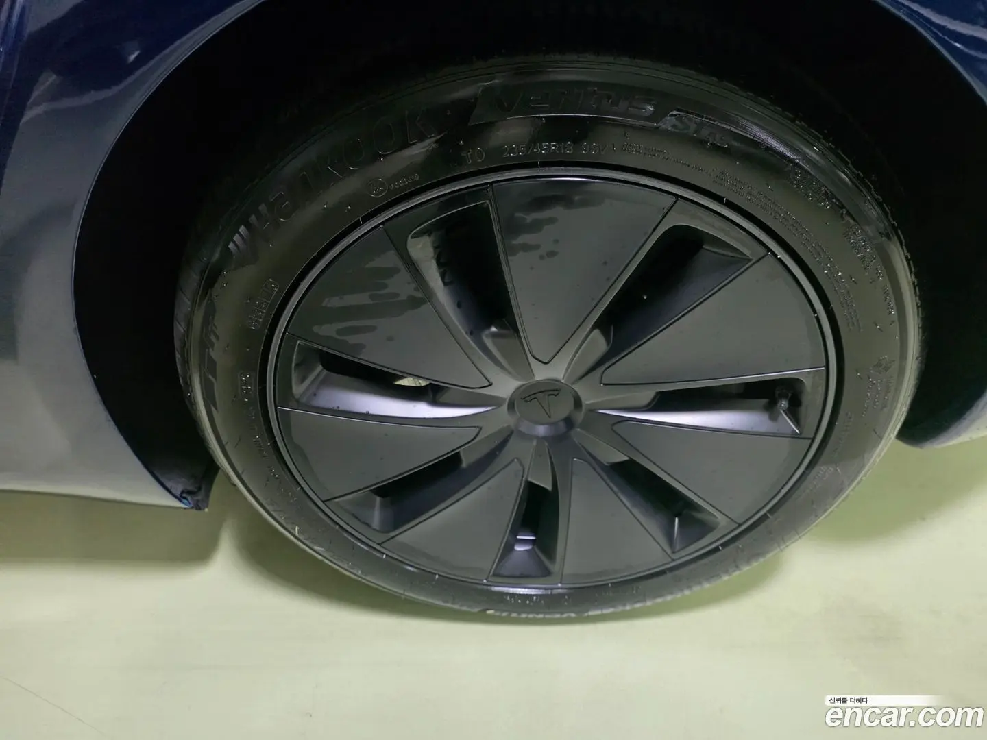 Tesla Model 3 RWD