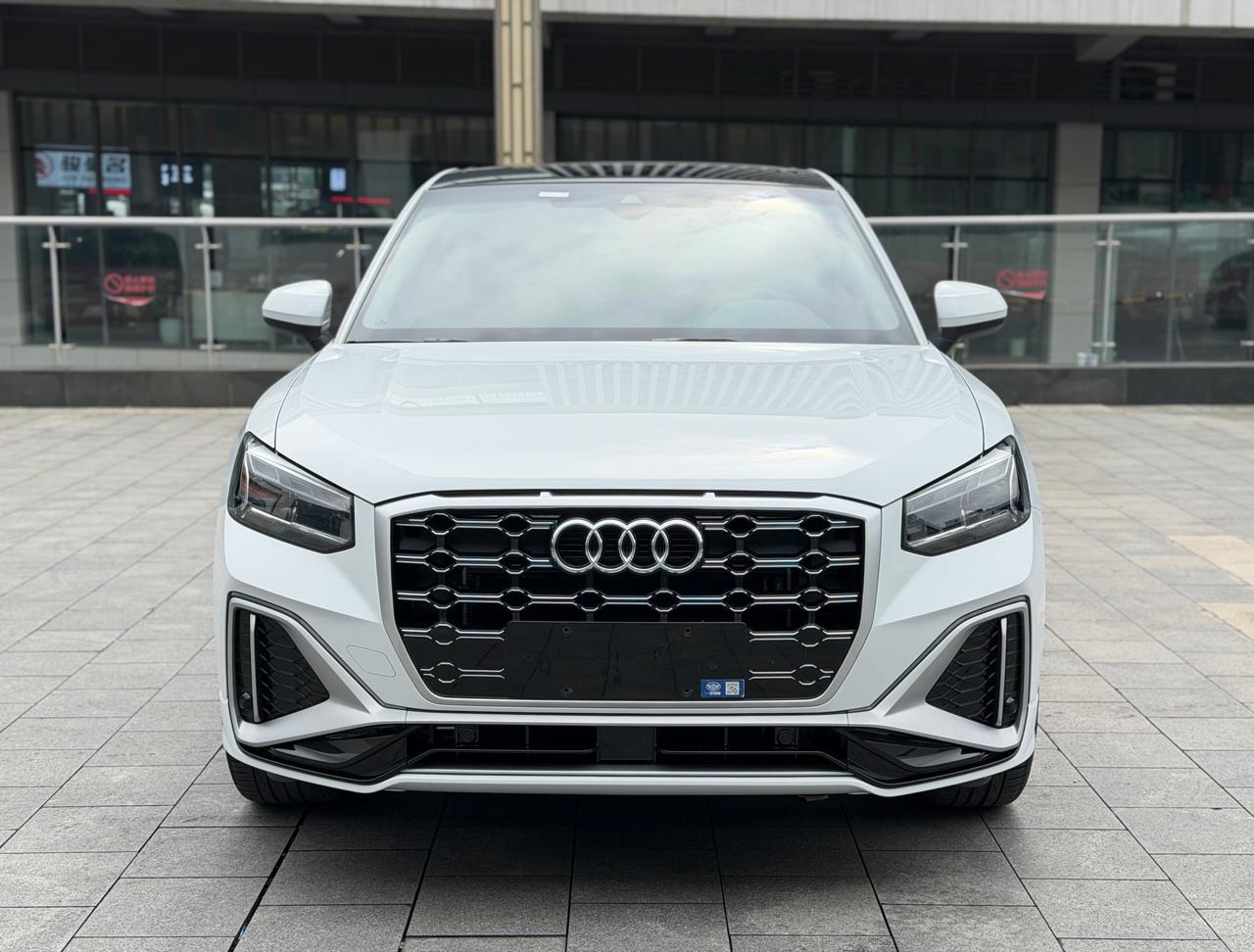 Audi Q2L