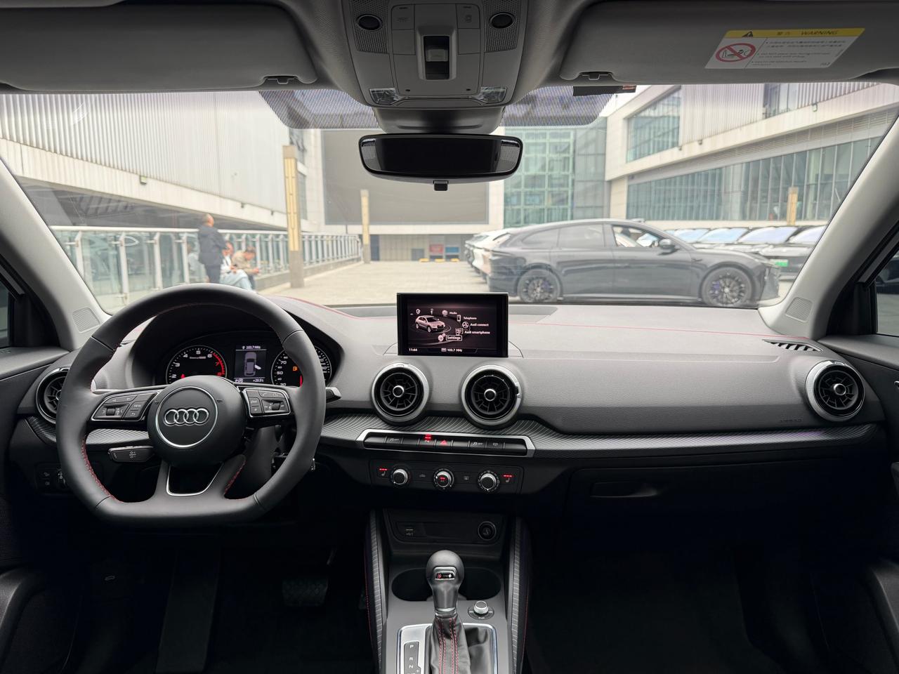Audi Q2L
