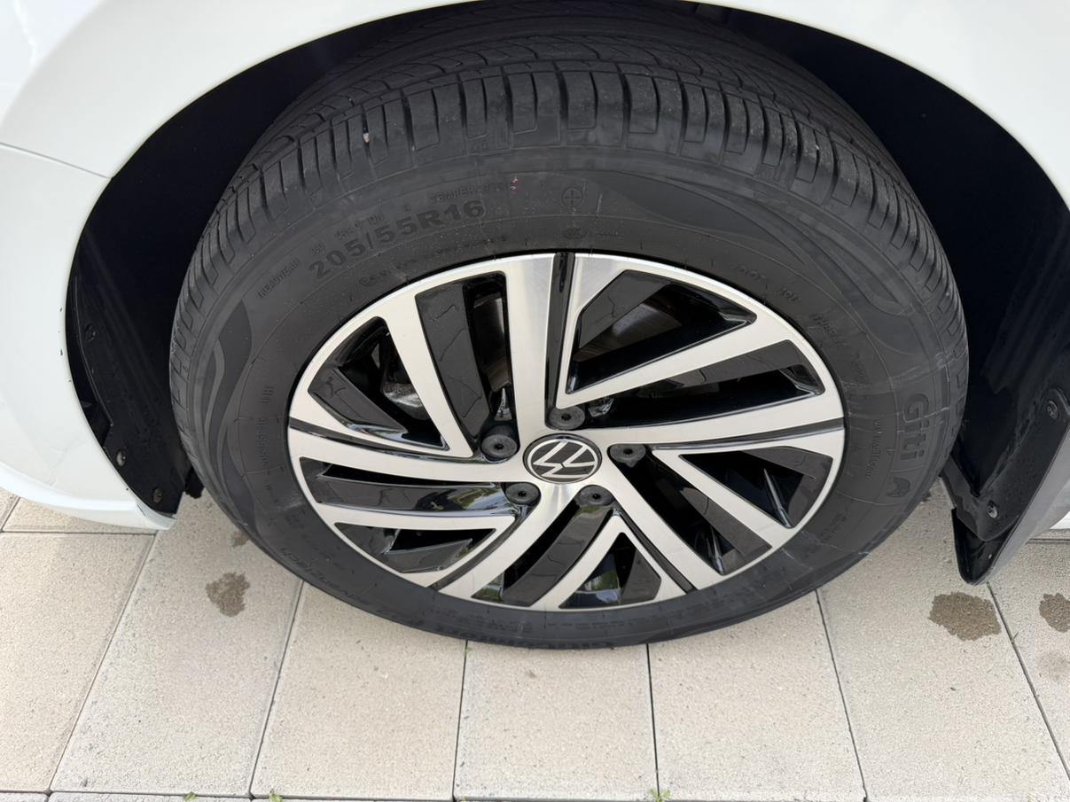 Volkswagen Lavida 2023 Facelift 1.5L Auto Star 5
