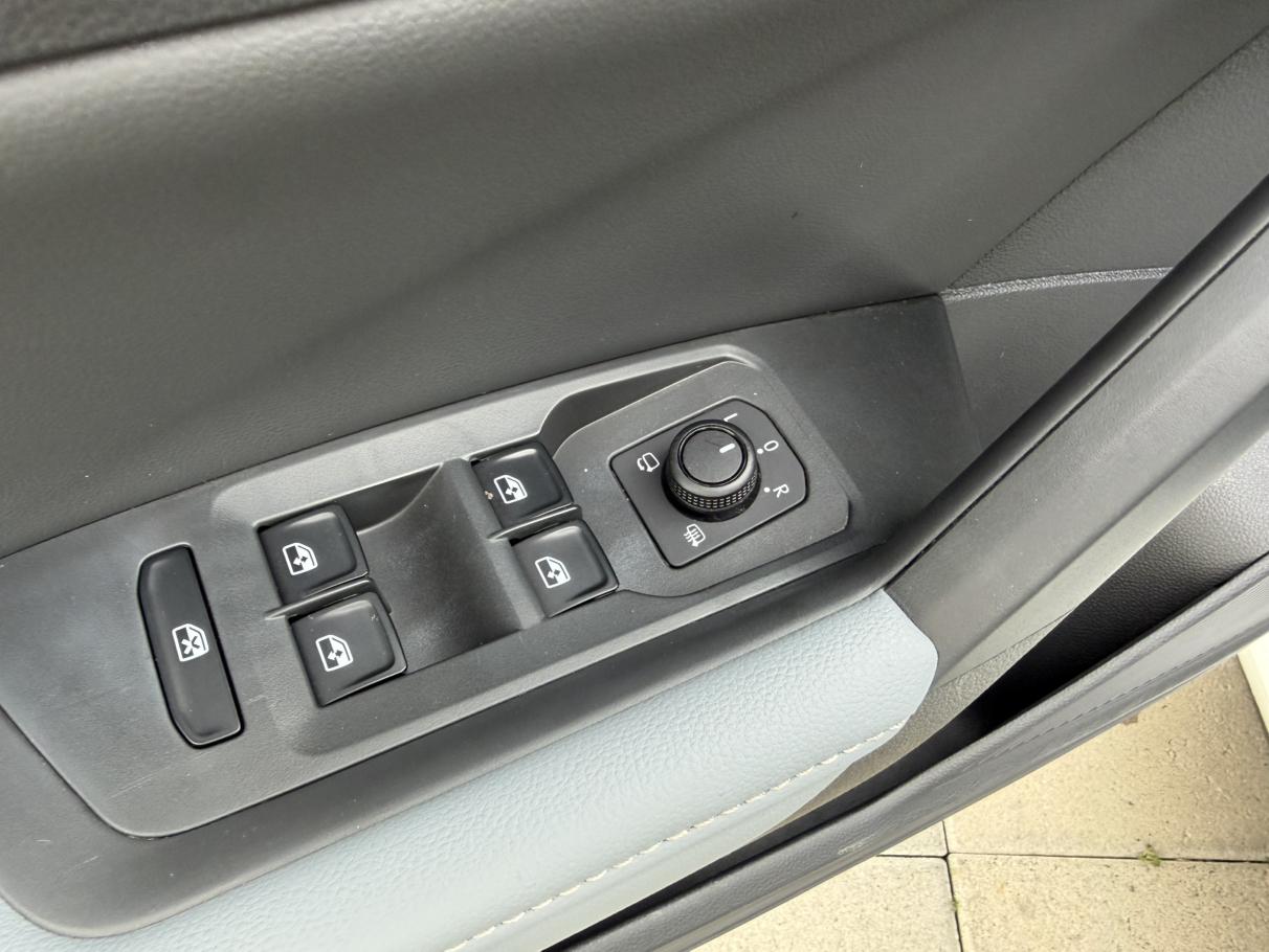Volkswagen Lavida 2023 Facelift 1.5L Auto Star 5