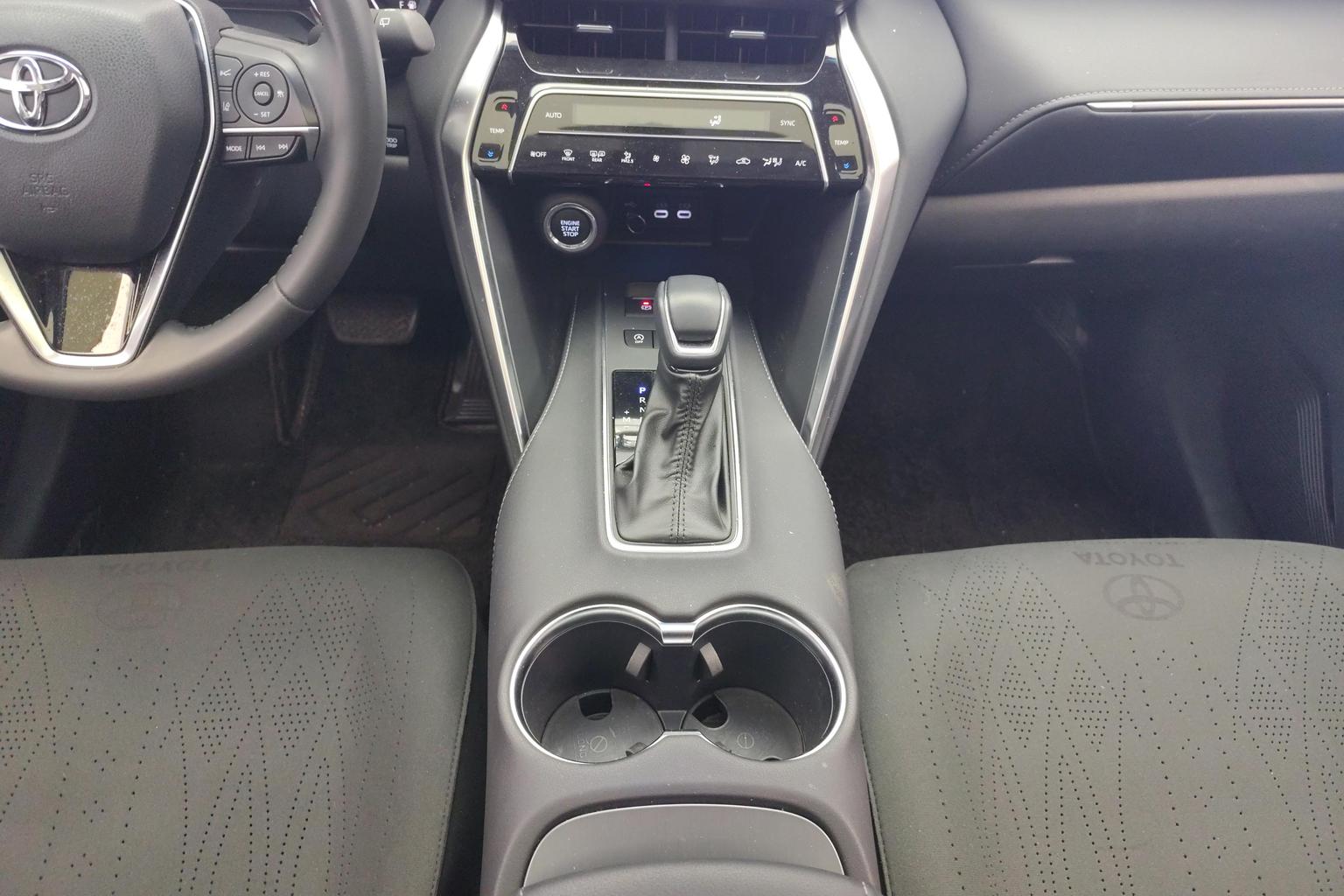Toyota 2023 2.0L CVT 2WD Luxury